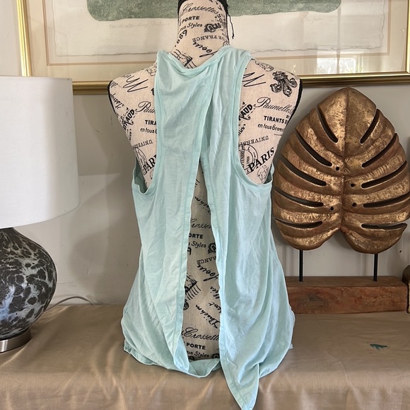 Gap fit open back tie tops - Picture 6 of 6